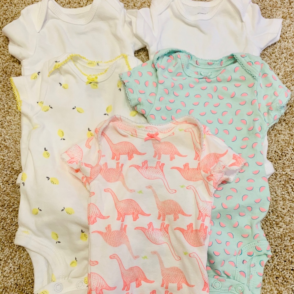 Bundle of 5 Carter’s Newborn Onesies NWOT